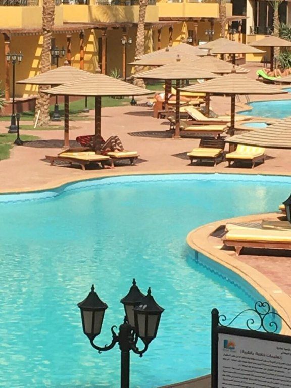 POOL VIEW APART AT BRITISH RESORT 1532 фото 2