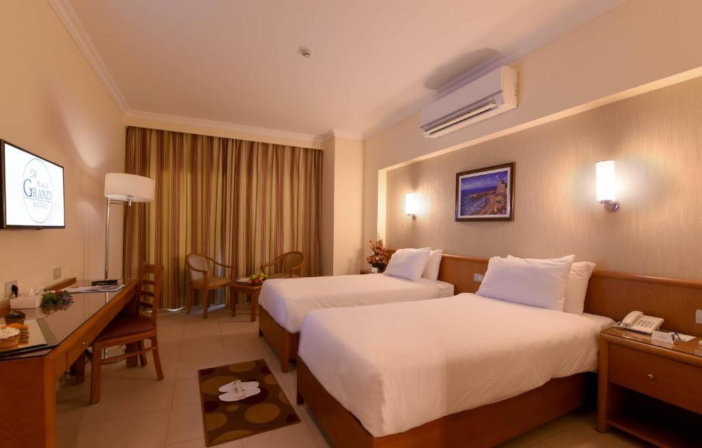 THE GRAND PLAZA HOTEL SMOUHA фото 2