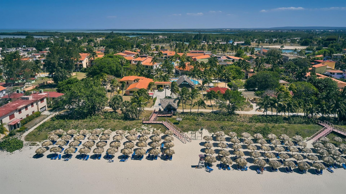 ROC BARLOVENTO ADULTS ONLY 16+