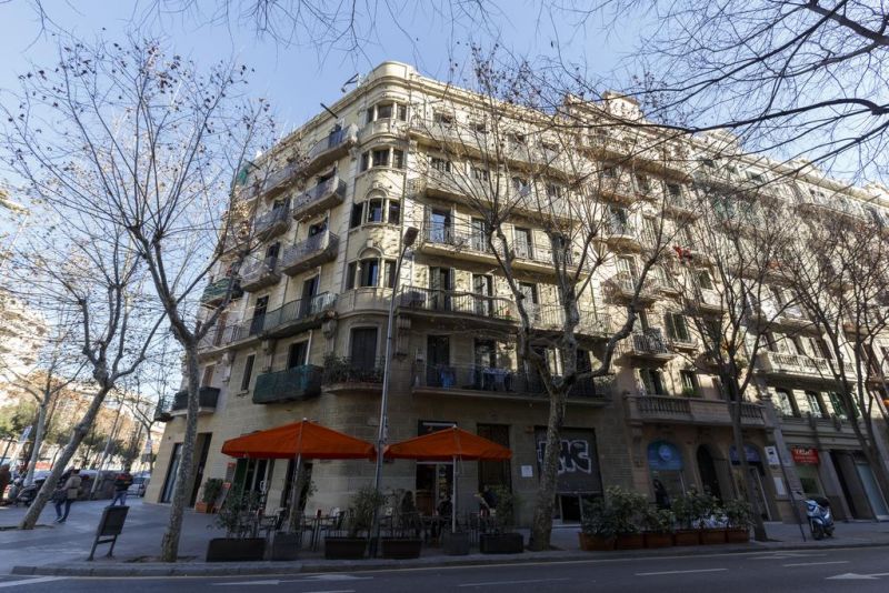 AINB EIXAMPLE MIRO APARTMENTS