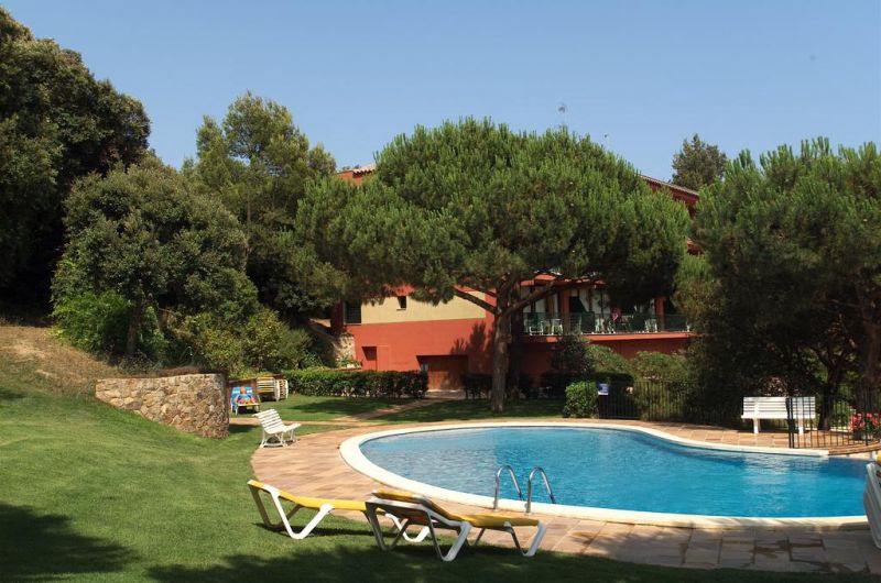 ALBAMAR APARTMENTS