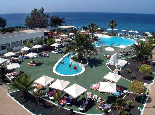 APARTAMENTOS BLUE SEA COSTA TEGUISE BEACH фото 2