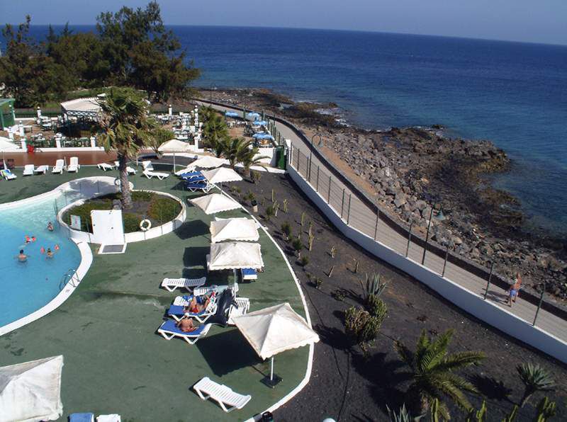 APARTAMENTOS BLUE SEA COSTA TEGUISE BEACH фото 3