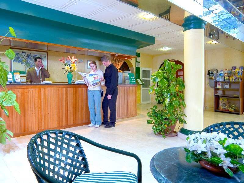 APARTAMENTOS MAGIC TROPICANA SUITES фото 2