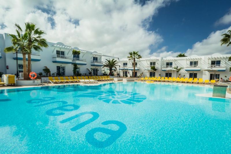 ARENA BEACH APTS фото 2