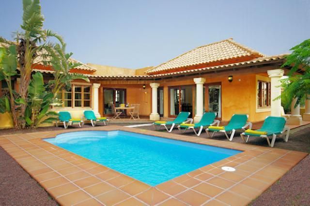 BRISAS DEL MAR VILLAS