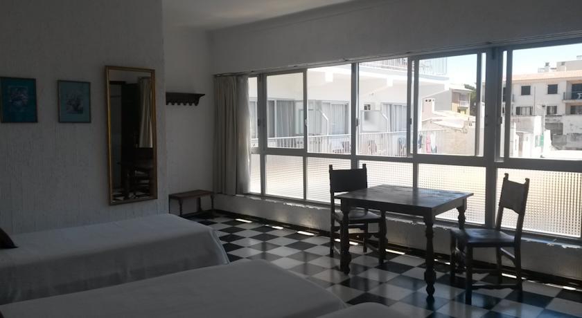 CAS BOMBU HOSTAL фото 6