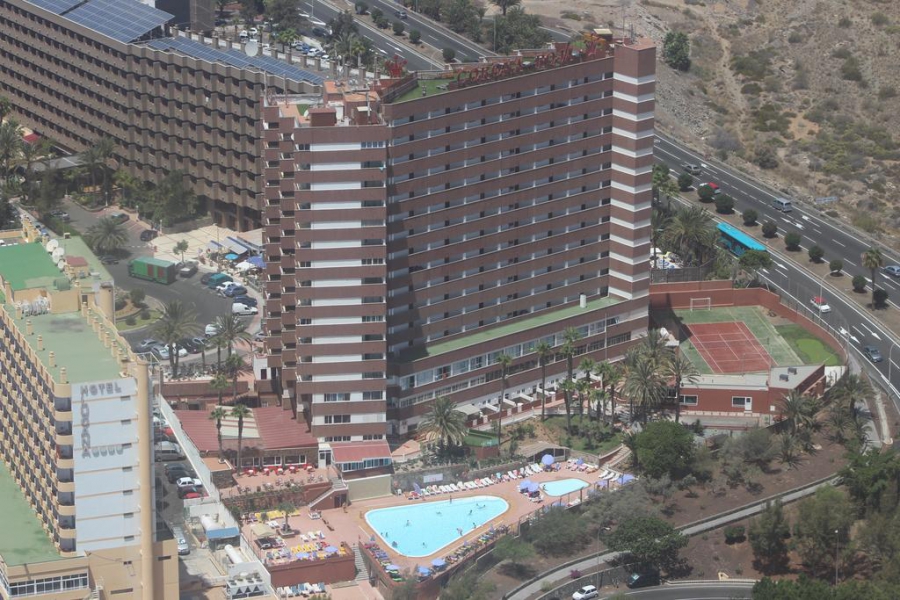 CORONA ROJA APT