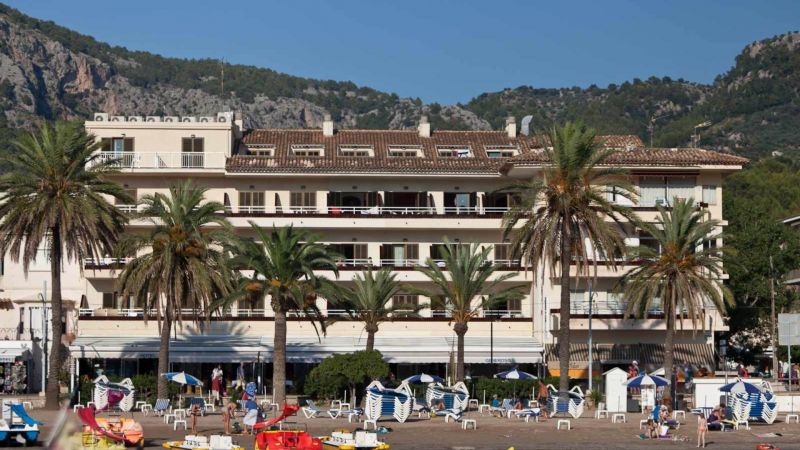 FERGUS SOLLER BEACH