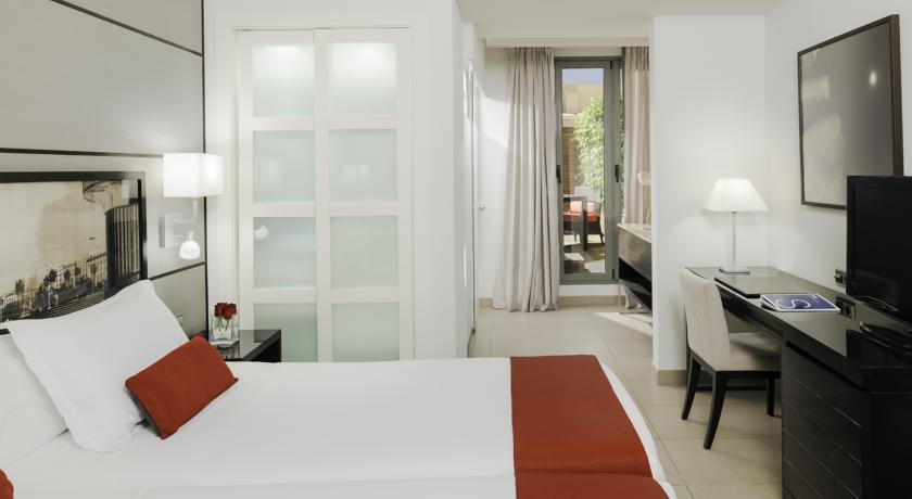 H10 UNIVERSITAT фото 3