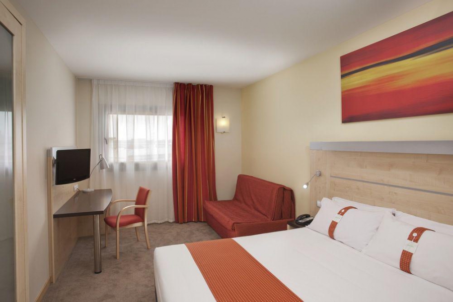 HOLIDAY INN EXPRESS BARCELONA SANT CUGAT фото 4