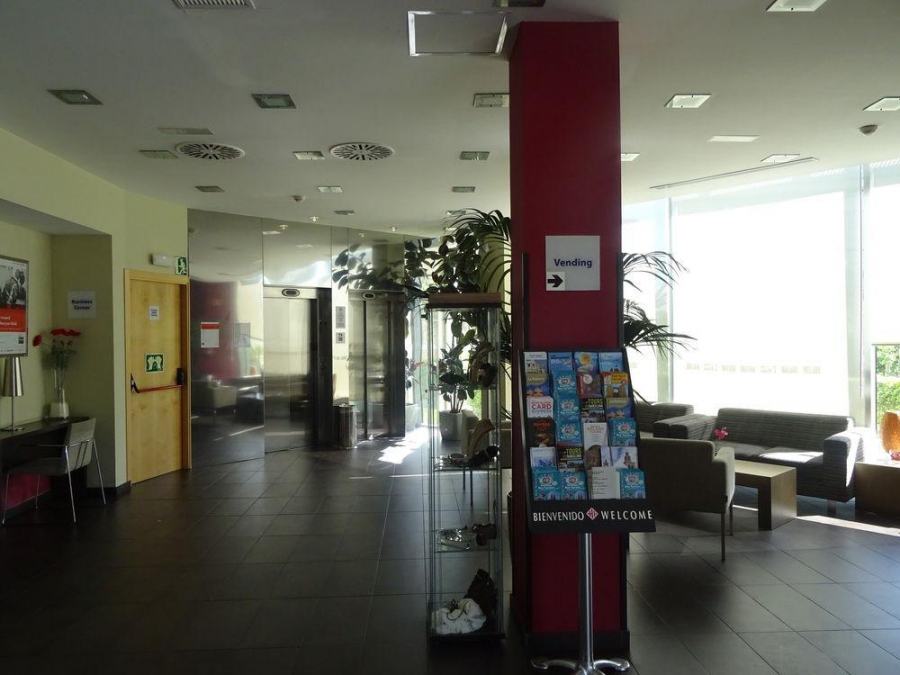 HOLIDAY INN EXPRESS BARCELONA SANT CUGAT фото 8