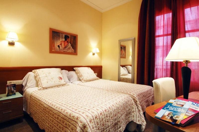 HOSTAL ORLEANS фото 2