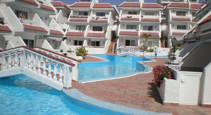 LAS FLORITAS APARTMENTS