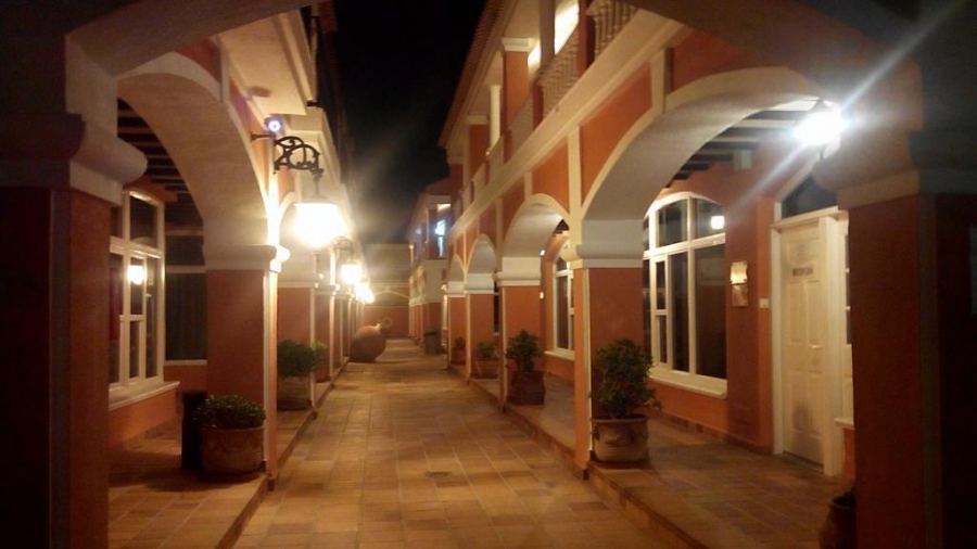 LLOYDS BEACH CLUB фото 3
