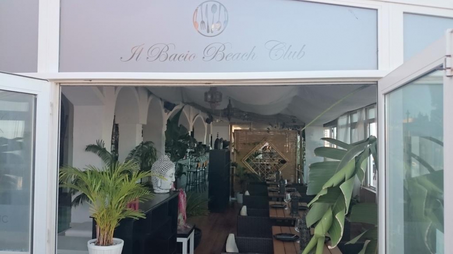 LLOYDS BEACH CLUB фото 4