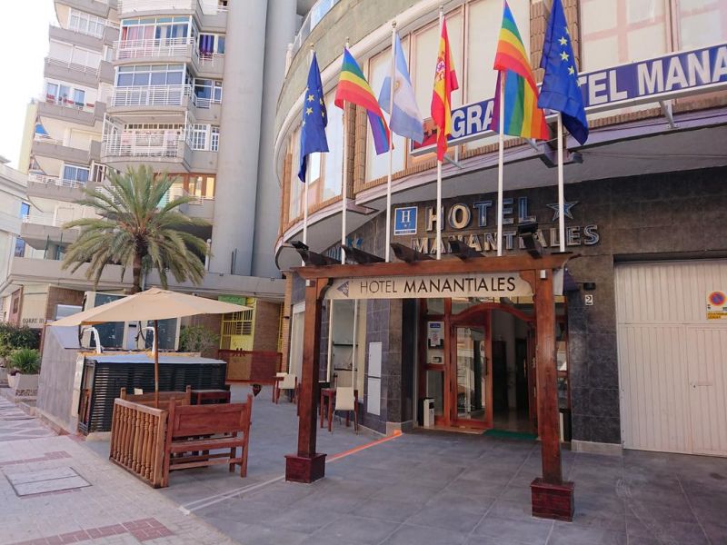 MANANTIALES HOTEL