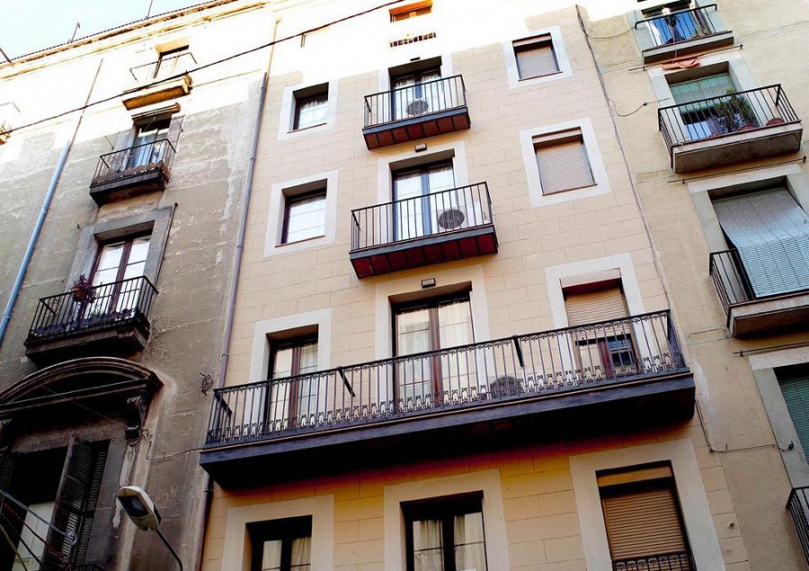 MH APARTMENTS GUELL