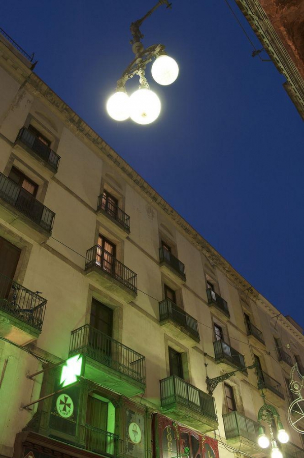 MH APARTMENTS OPERA RAMBLA фото 2