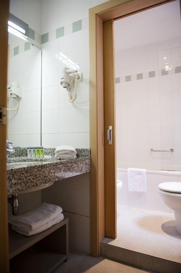 MH APARTMENTS OPERA RAMBLA фото 6