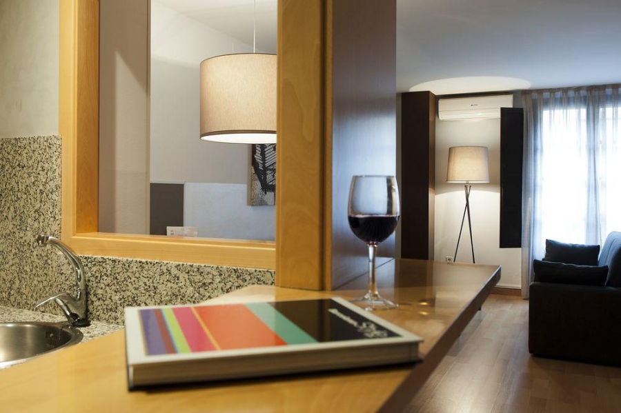MH APARTMENTS OPERA RAMBLA фото 8