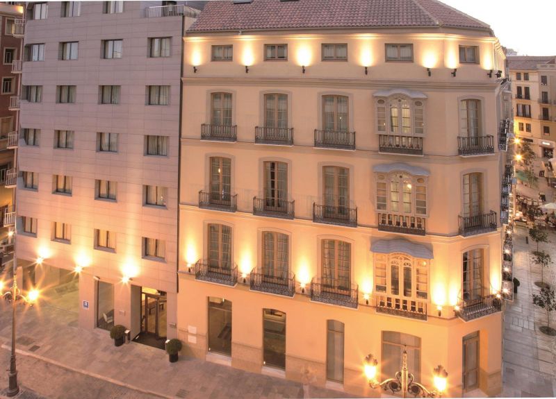 MOLINA LARIO