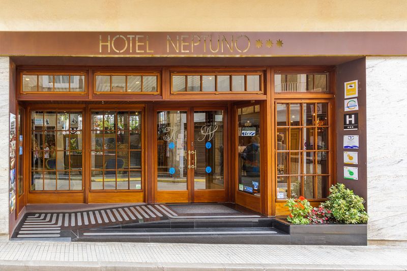 HOTEL NEPTUNO & APARTMENTS