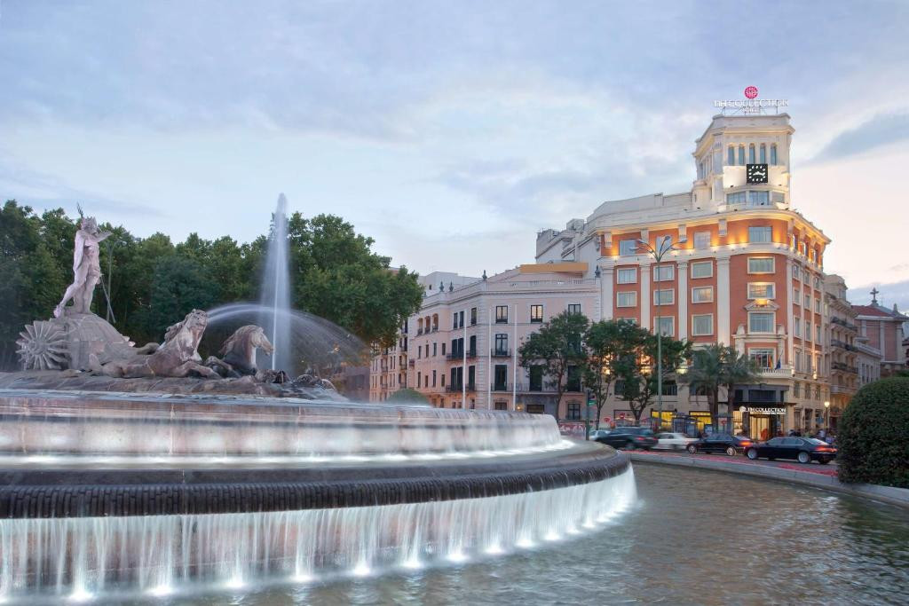 NH PASEO DEL PRADO фото 2