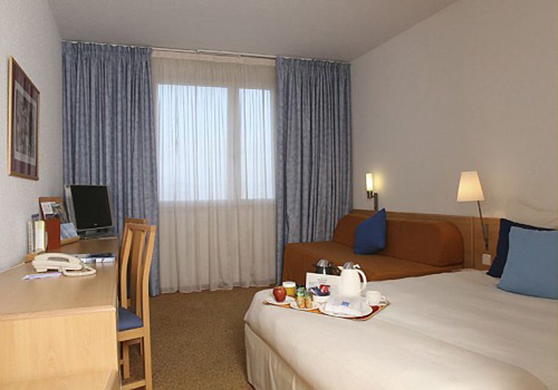 NOVOTEL BARCELONA SANT JOAN DESPI фото 4