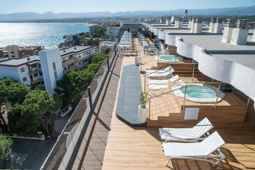 SALOU SUNSET BY PIERRE & VACANCES (EX. PLAYA DE ORO PARK) фото 2