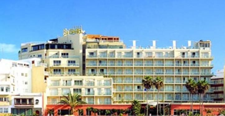 REINA ISABEL GRAN CANARIA