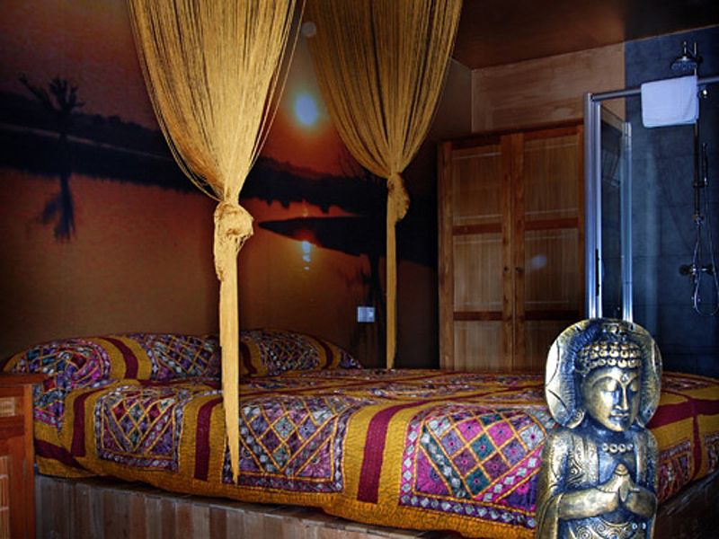 ROOMS DELUXE фото 3