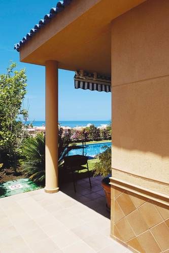 ROYAL SUNSET BEACH CLUB