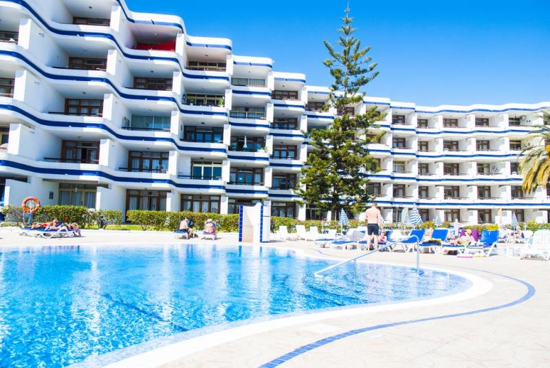 TAMARAN APARTMENTS