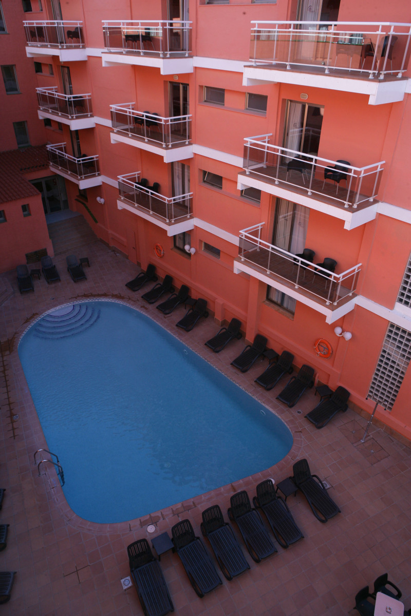 TOSSA BEACH CENTER фото 2