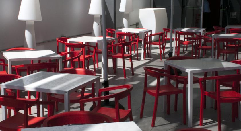 TRAVELODGE BARCELONA POBLENOU HOTEL фото 4