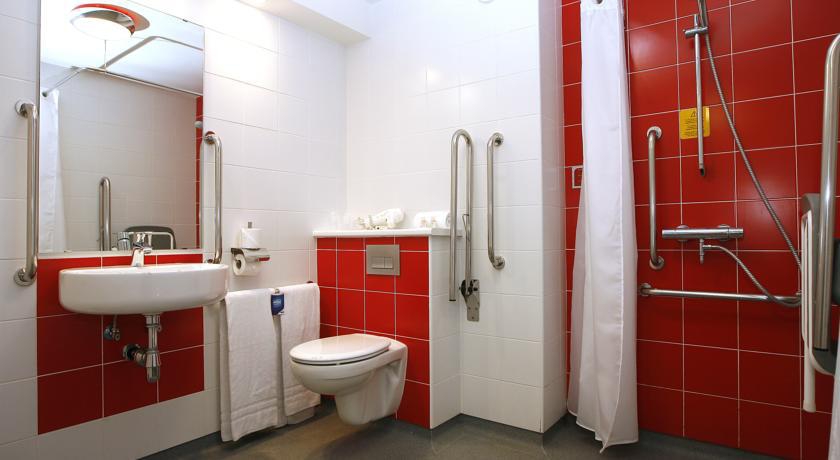 TRAVELODGE BARCELONA POBLENOU HOTEL фото 7