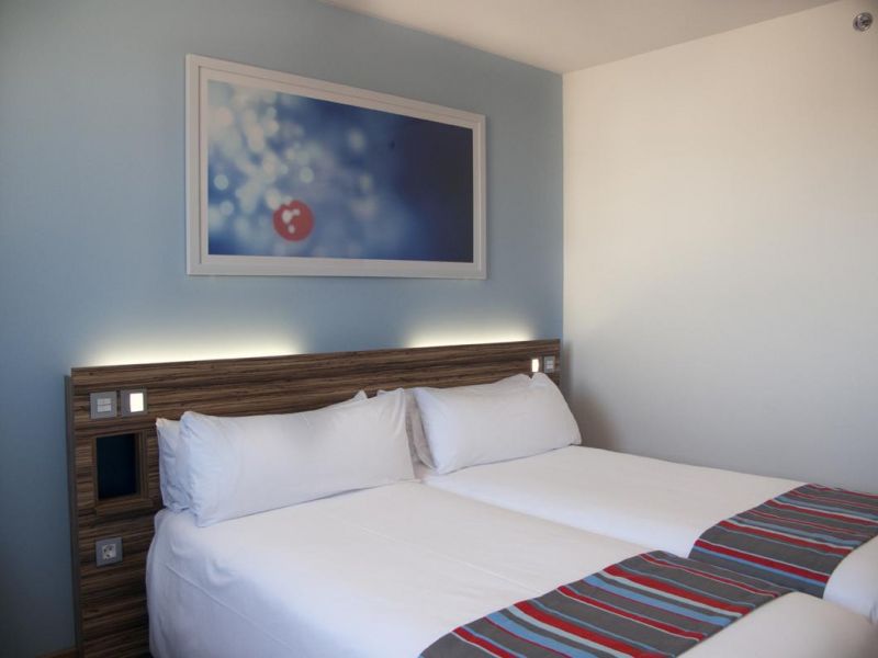 TRAVELODGE VALENCIA AEROPUERTO фото 3