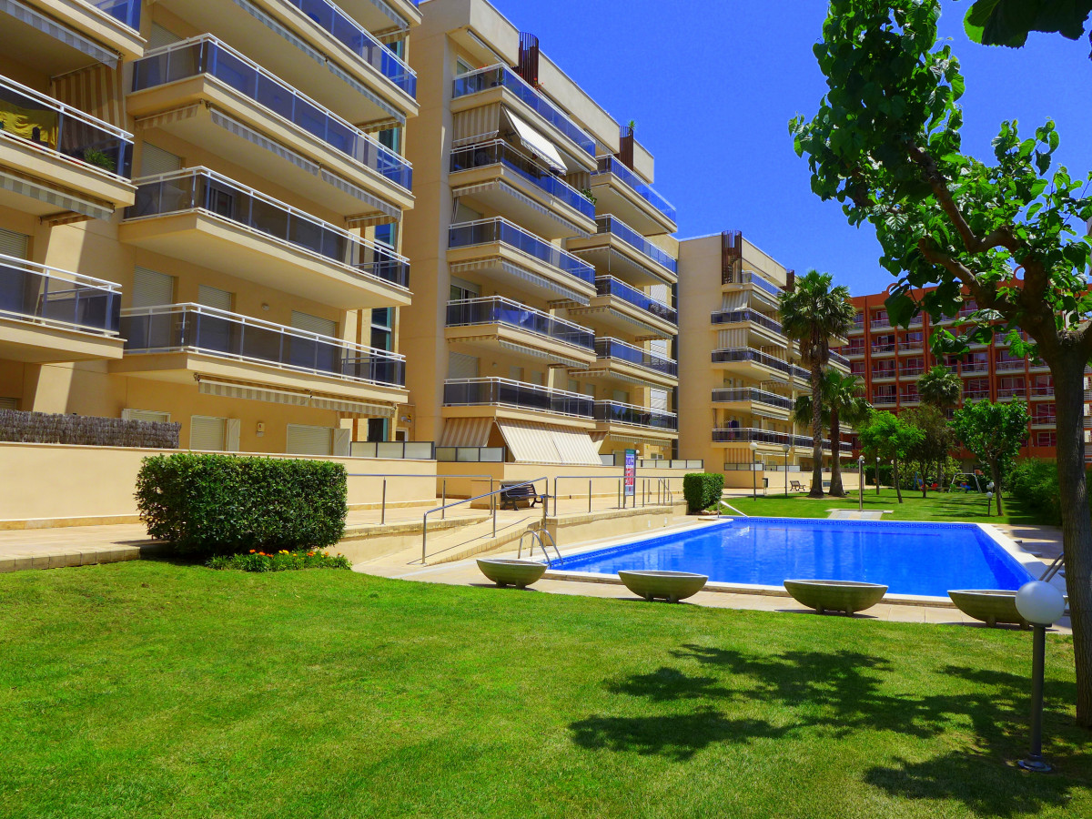 VILLAGE-VENTURA APT