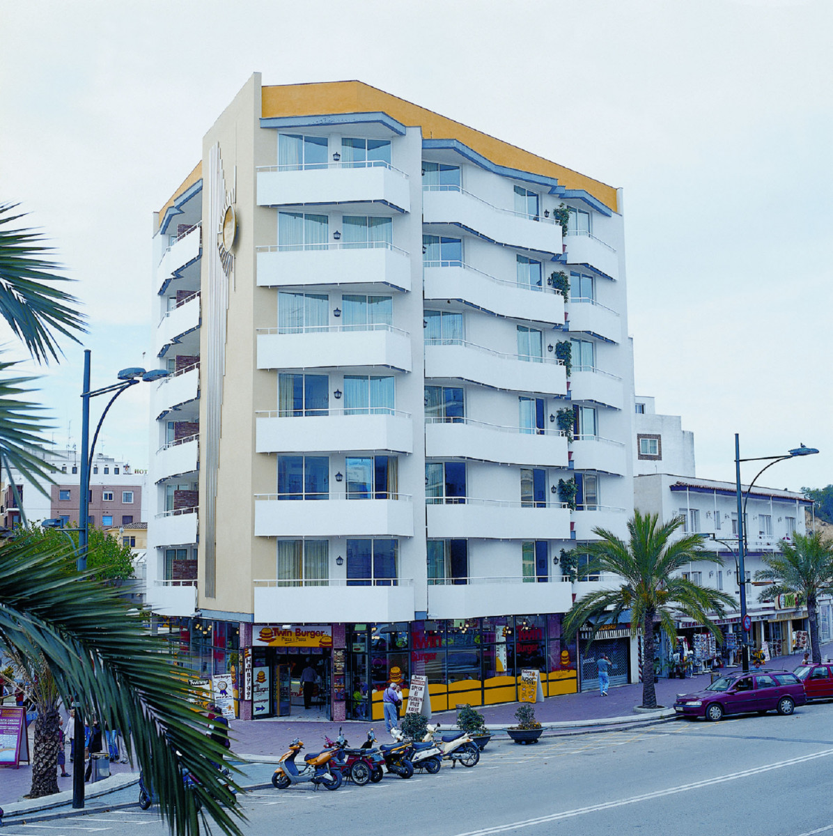 LLORET SUN (EX. SUN & MOON APARTMENTS)