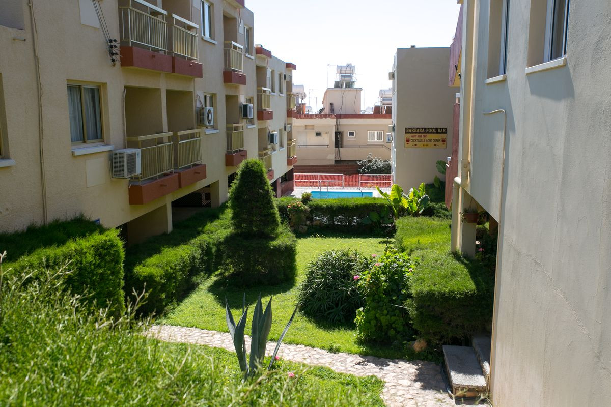 BARBARA ANNEX APART