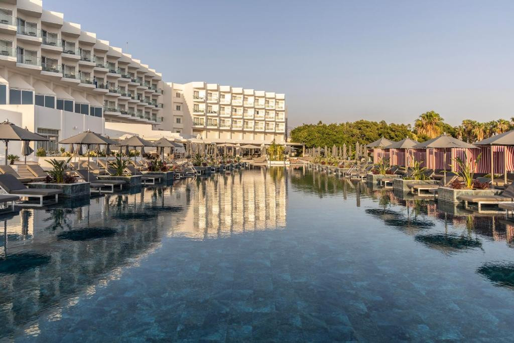 CALI RESORT & SPA FOR ADULTS