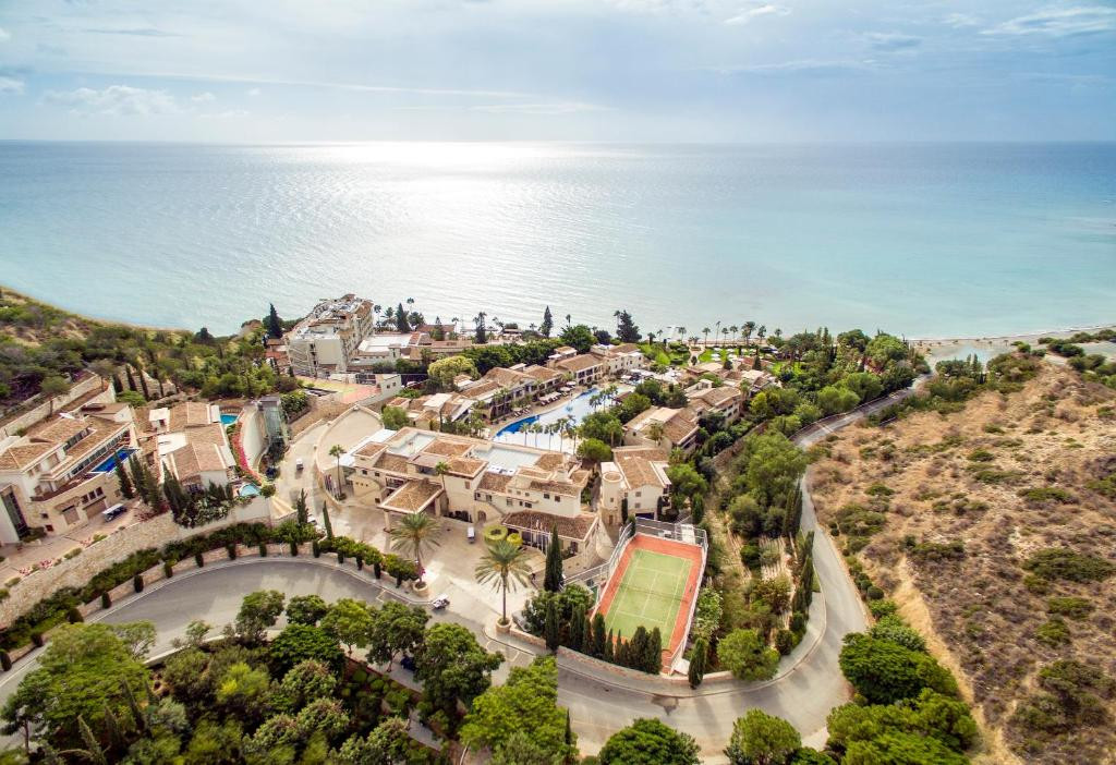 COLUMBIA BEACH RESORT