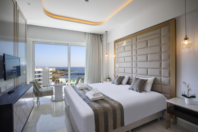 CONSTANTINOS THE GREAT BEACH фото 4