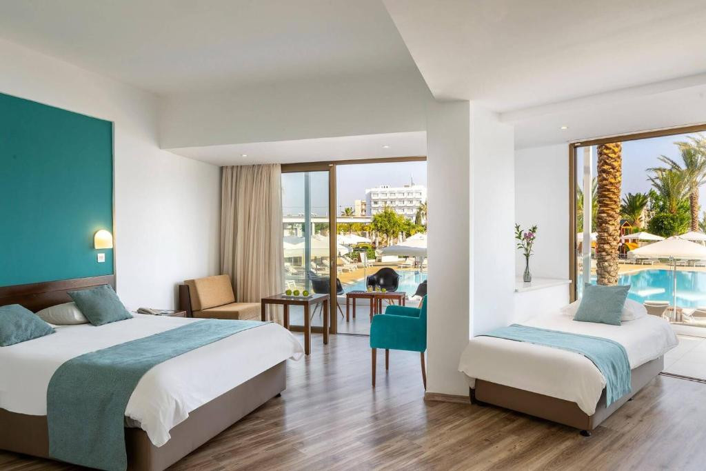 CRYSTAL SPRINGS BEACH HOTEL фото 2