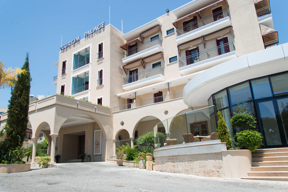 CURIUM PALACE