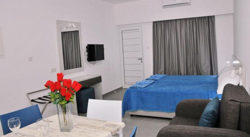 KAOS HOTEL APARTMENTS фото 2