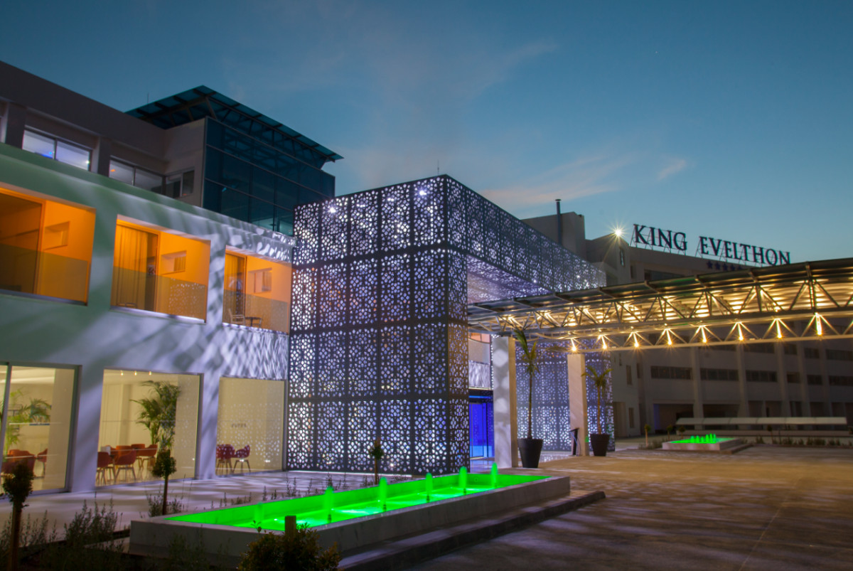 KING EVELTHON HOTEL