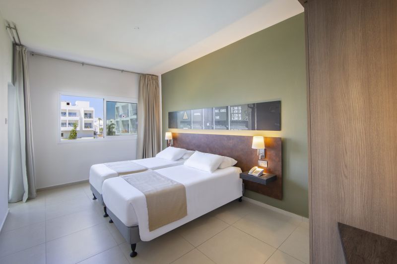 MAYFAIR HOTEL & GARDENS фото 8