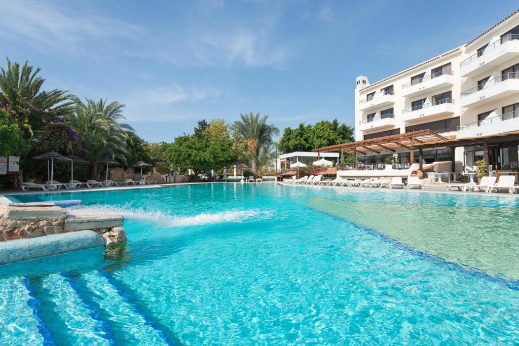PAPHOS GARDENS HOLIDAY RESORT фото 2